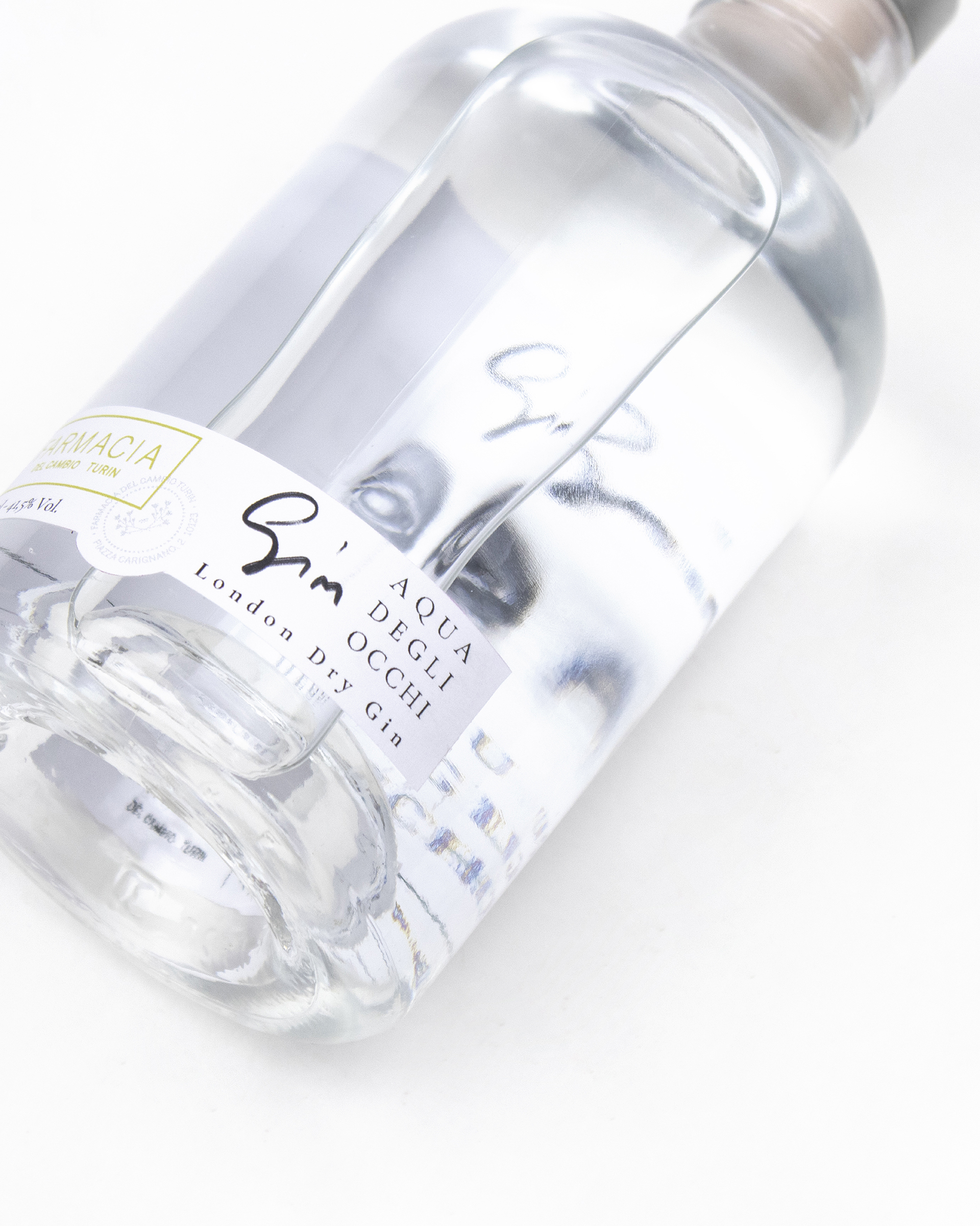 Concept di Gin Aqua degli Occhi tra heritage visivo e design contemporaneo