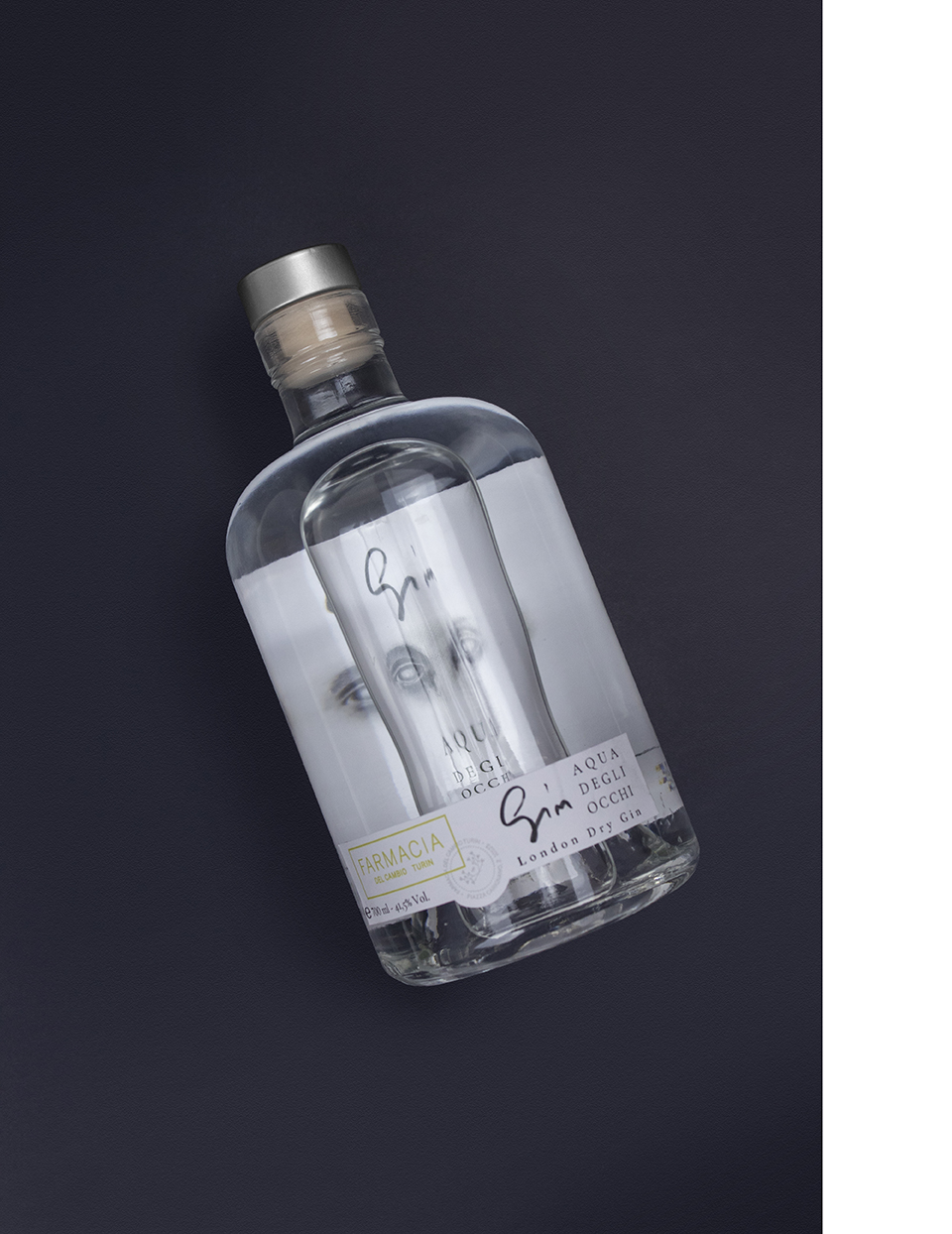Prodotto Gin Aqua degli Occhi valorizzato da direzione creativa essenziale