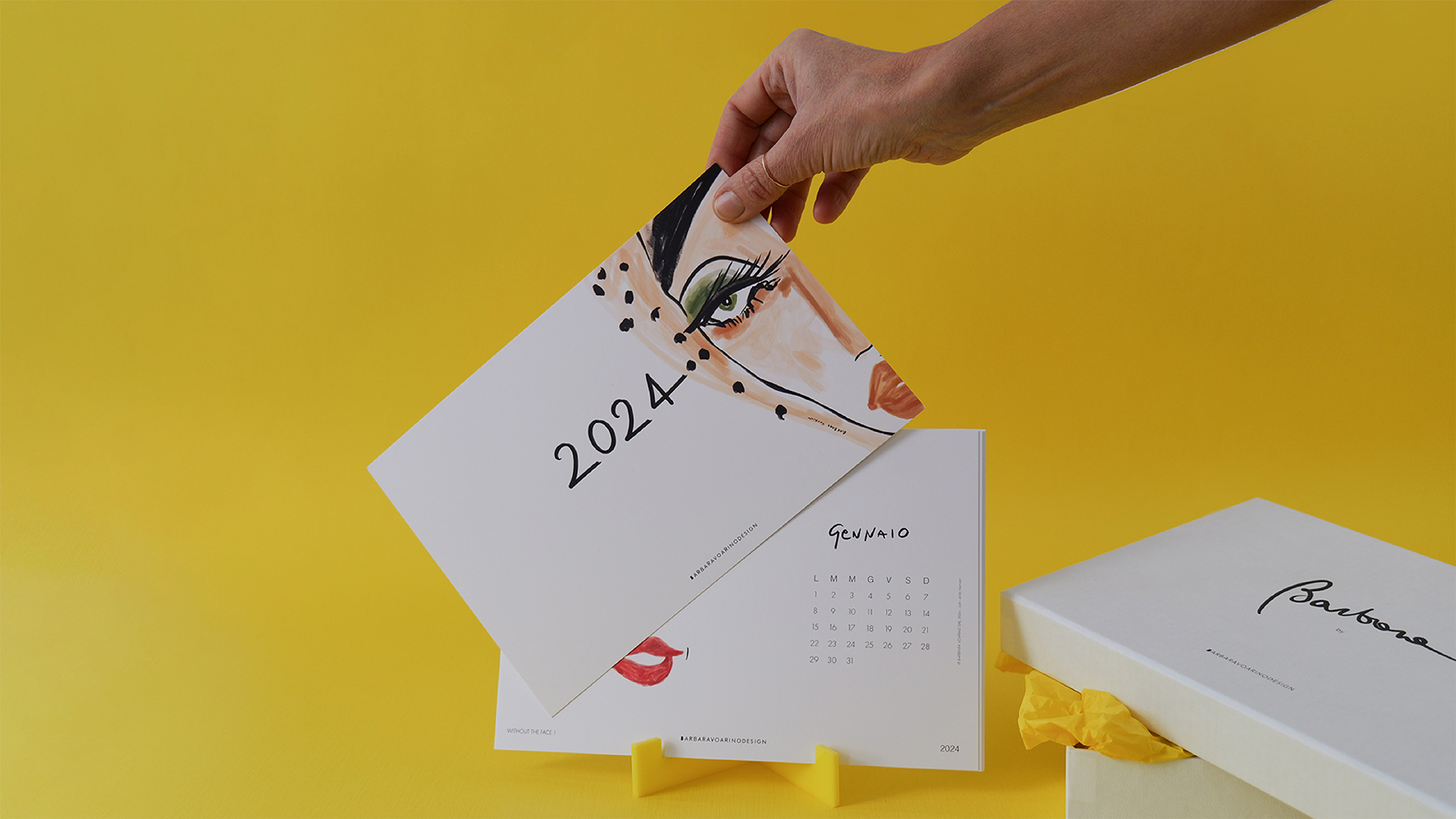 Calendario 2024 illustrato, prima pagina con protagonista femminile in ceramica