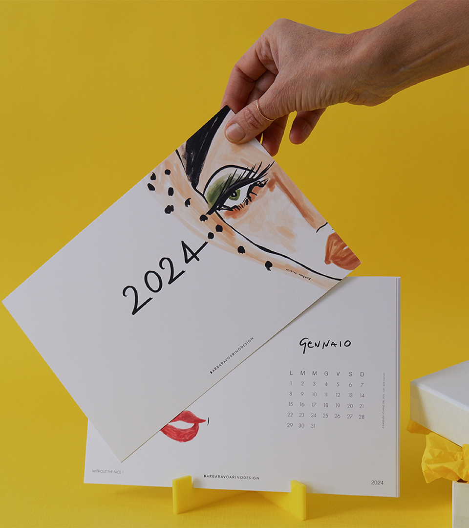 Calendario 2024 illustrato, prima pagina con protagonista femminile in ceramica vista mobile