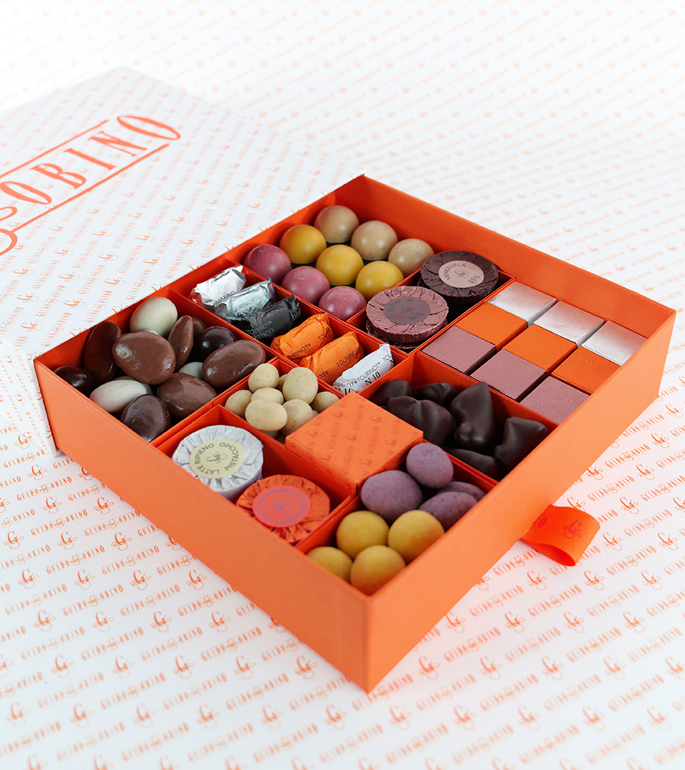 Scatola cassetto Gobino con assortimento praline e layout modulare