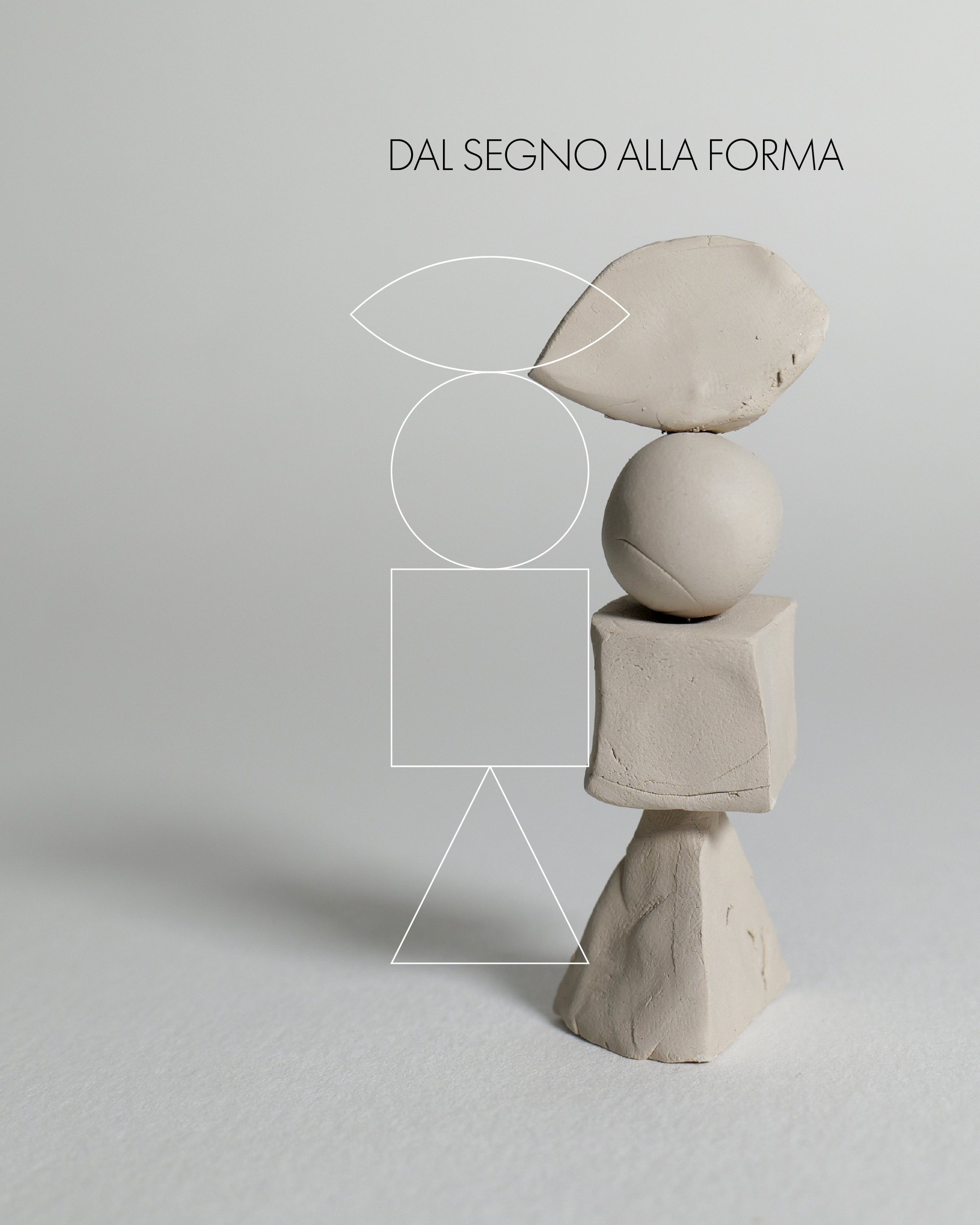 Scultura in argilla composta da piramide, cubo, sfera e occhio con segni grafici sovrapposti per la brand identity del convegno.